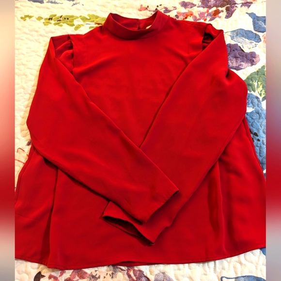 H & M Defined Shoulder Blouse - Picture 3 of 8